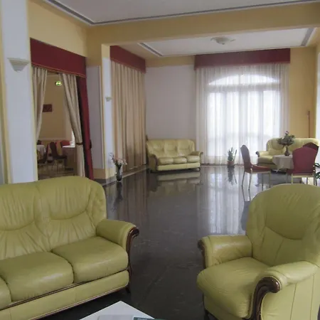 Hotel Royal Montevergine Ospedaletto dʼAlpinolo